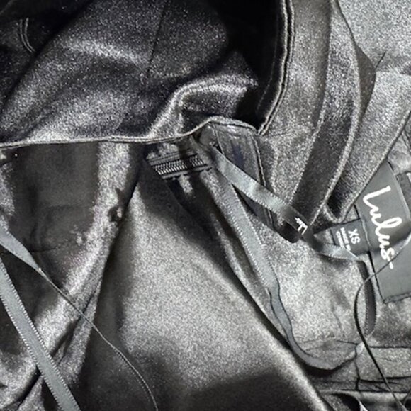 NWT Lulus Paparazzi Shot Black Satin Off-the-Shoulder Midi Dress - Picture 7 of 8